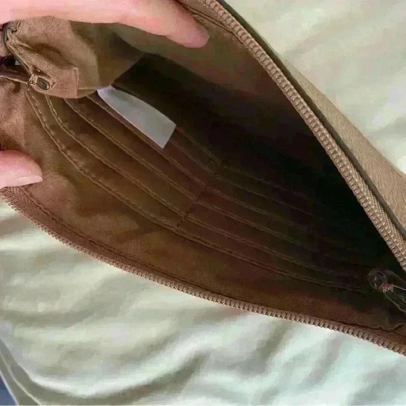 Brown Liz Claiborne Elly Convertible Crossbody Bag I’m vegan leather - Picture 8 of 14